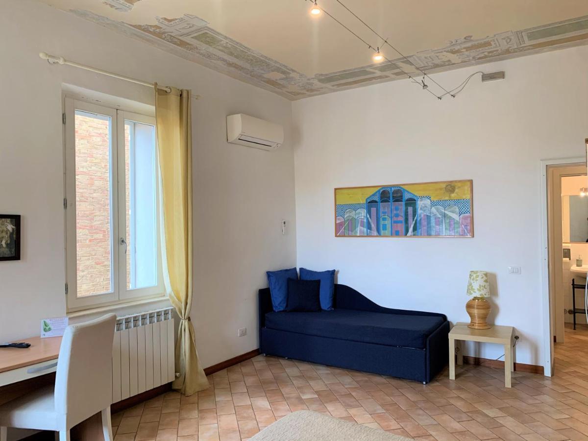 Gh Paradiso - Apartments Сієна Екстер'єр фото